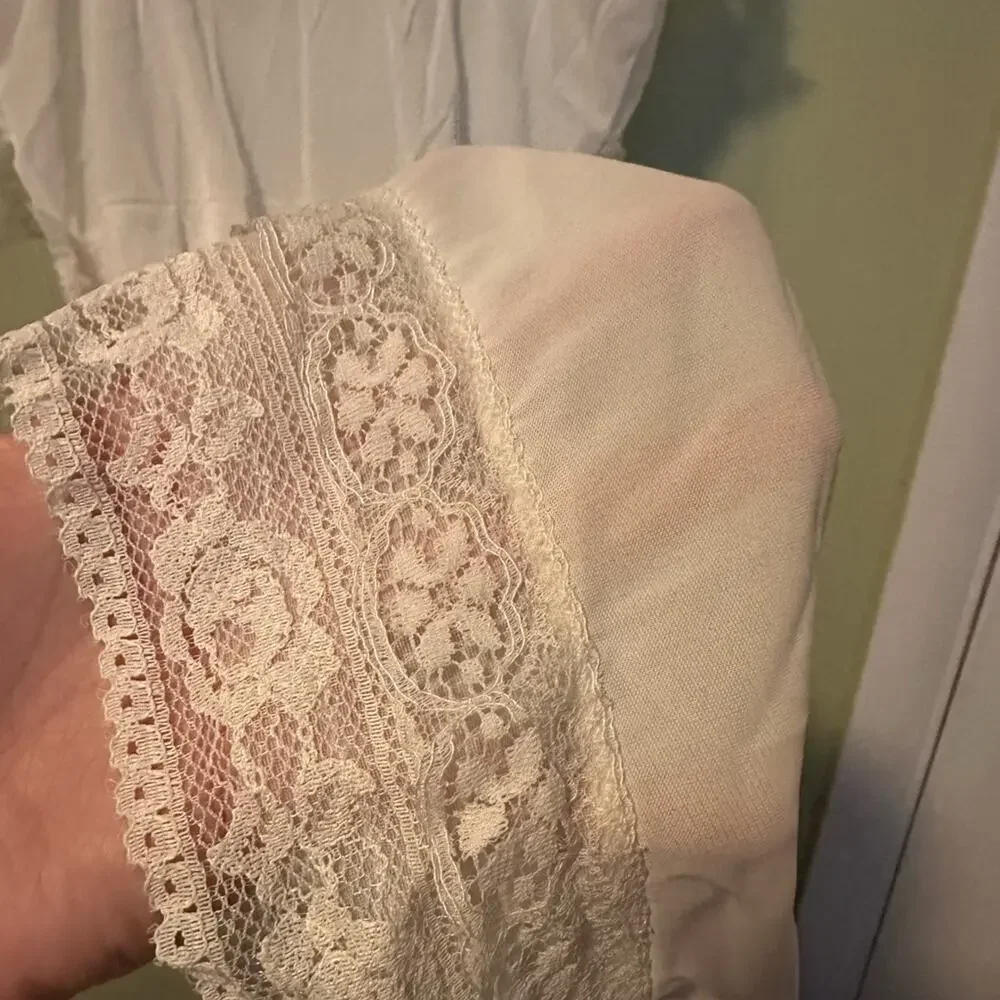 Vintage white lace slip - Picture 4 of 7